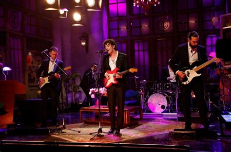 'SNL': The 1975 Perform 'I'm in Love With You,' 'Oh Caroline'