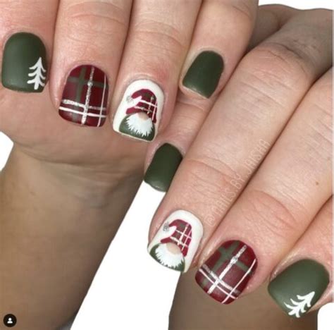 Cute Christmas Gnome Nails Design Ideas