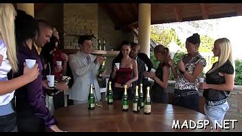 Tiene Que Follarlos A Todos XVIDEOS