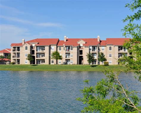 Lewisville, TX Apartments for Rent | Crescent Cove at Lakepointe