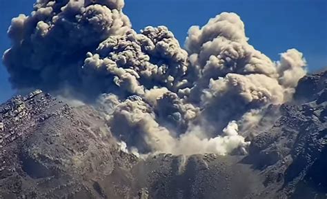 Erupsi Gunung Semeru Kembali Terjadi Muntahkan Kolom Abu Setinggi 500