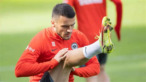 Eintracht Frankfurt Filip Kostic Zieht Konsequenzen Nach Wechsel Theater