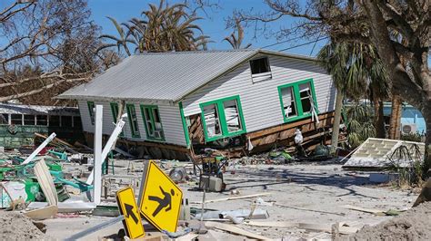 Fort Myers Beach reopens to residents, business owners nearly 2 weeks ...