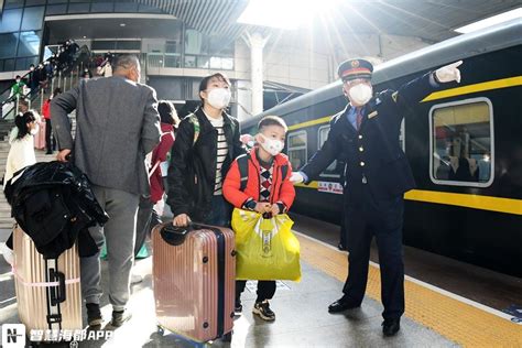 春运首日，福州火车站预计发送旅客55万人次