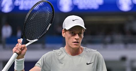 Masters 1000 de Shanghai Jannik Sinner écarte Tomas Machac et attend