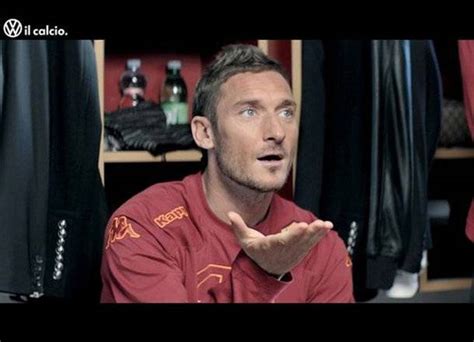 Roma Ecco Il Nuovo Spot Volkswagen Con Totti E Bradley Video