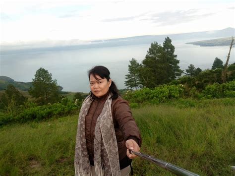 Menikmati Pesona Danau Toba Dari Puncak Simarjarunjung Simalungun