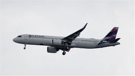 A321 271NX DAYAK AIRBUS INDUSTRIES TOBE PS LBK LATAM AIR Flickr