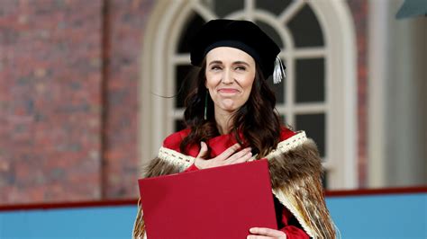 Van De Regering Naar De Aula Jacinda Ardern Ex Premier Van Nieuw