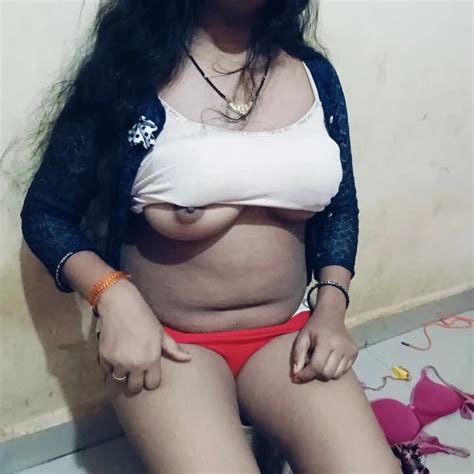 Desi Bhabhi Ki Video Single Nude Video Desi Village Bahu Desi Village Wife Nude Video Desi