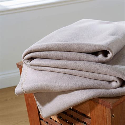 Blankets Polar Fleece Hotel Blanket 330gsm Camel