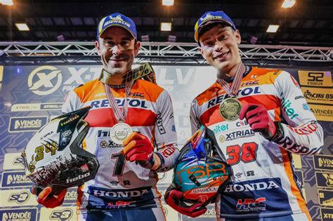 Repsol Honda close indoor season with one-two finish