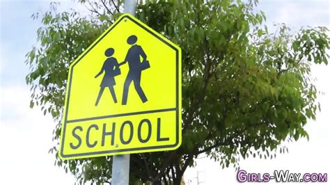 Bendy Lesbo Babe Squirts