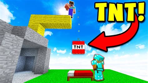 Dropping Tnt Troll Minecraft Bed Wars Youtube