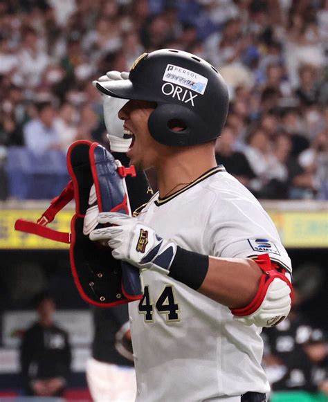 オリックス 今季のリーグ首位打者・頓宮が代打で快打 8回に左翼線二塁打で貴重な追加点 ライブドアニュース