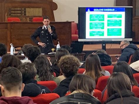 I Carabinieri Incontrano Gli Studenti Cyber Bullismo E Revenge Porn Al Centro Degli Incontri