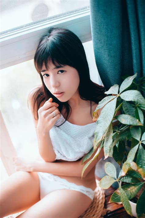 艾栗栗 蒙太奇私密拍攝套圖 Porn Pic