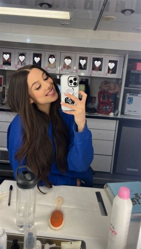 Kira Kosarin In Her Trailer For Thundermans Return The Thundermans