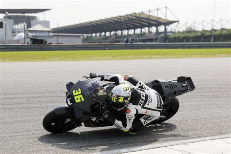 La MotoGp Scalda I Motori Primi Test A Sepang