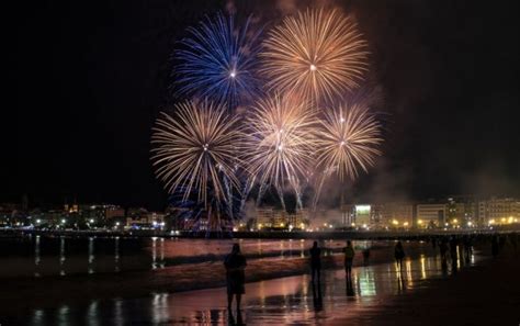 Fuegos artificiales Foto de Donostia San Sebastián Calendario de