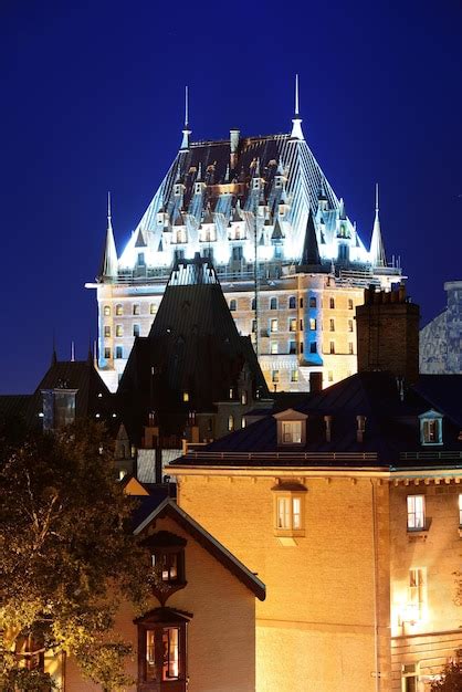 Premium Photo | Chateau frontenac at night quebec city