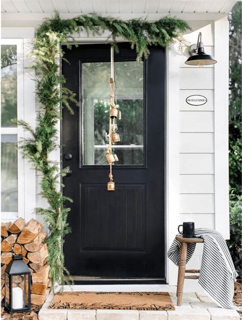 70 Cool Christmas Porch Décor Ideas DigsDigs