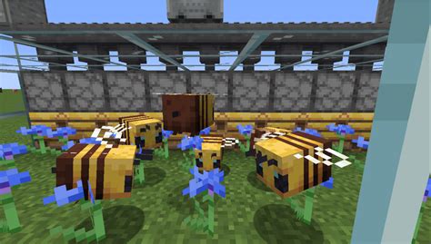 One-Wide, Tileable Honey/Honeycomb Farm Minecraft Map