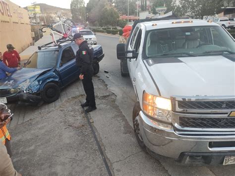 Le Corta El Paso Y Provoca Choque Al Ingresar A Un Motel En La Avenida