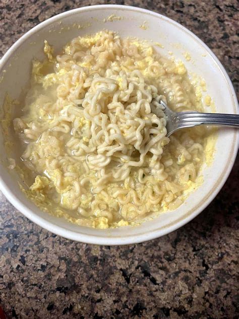 How To Cook An Egg In Ramen In The Microwave – Melanie Cooks