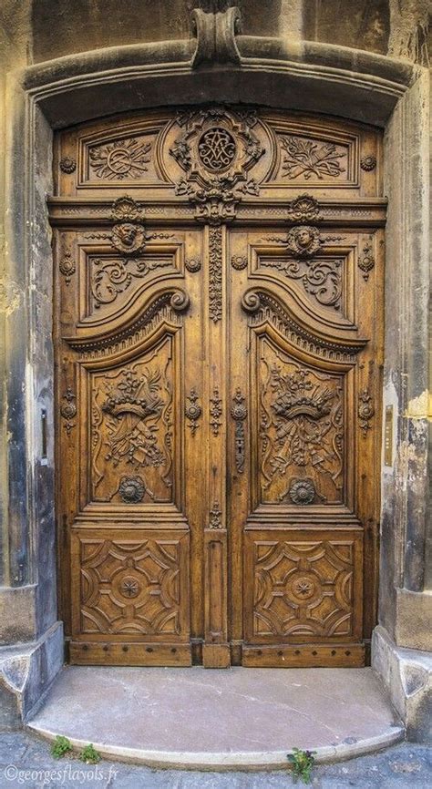 33 Inspiring Carved Wood Doors Design Ideas Modelos De Puertas