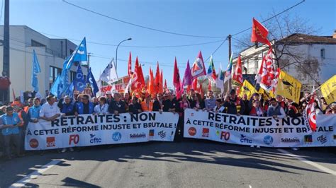 Protestos pressionam Legislativo em 5º dia de greve na França