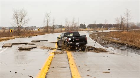 ‘its Like An Island Scenes From The Midwest Floods The New York Times