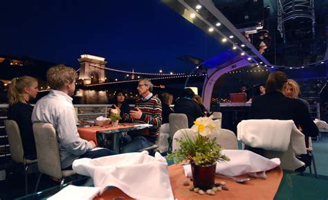 [SALE] Danube River Dinner Cruise in Budapest - Ticket KD