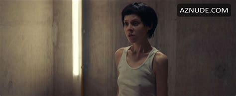 ANTONIA CAMPBELL HUGHES Nude AZNude