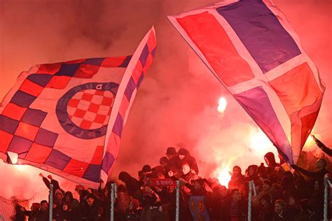 Hajduk Ponovno Dobio Kaznu Zbog Pjesme Svojih Navija A Torcida