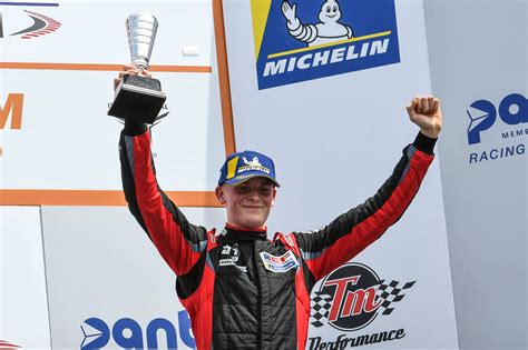 Hildener Rennfahrer Julian Hanses Mischt In Der Euroformula Open Vorne Mit