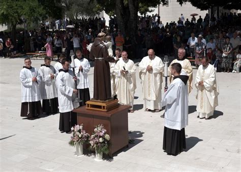 Foto Proslava Svetkovine Sv Ante Franjeva Ki Samostan I Upa