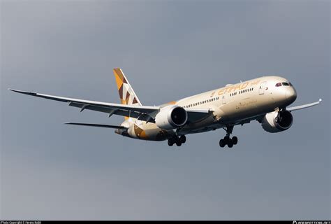 A Blo Etihad Airways Boeing Dreamliner Photo By Ferenc Kobli