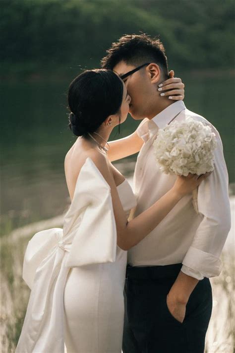 Hot girl Người Ấy Là Ai xả ảnh cưới nóng bỏng bên chồng đạo diễn