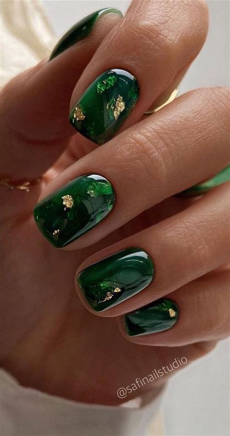 40 Elegant Emerald Green Nails Youll Want To Copy Chasing Daisies