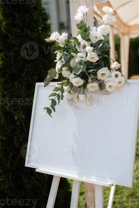 sign welcome to the event 14983274 Stock Photo at Vecteezy