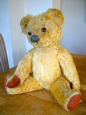 GOOD QUALITY LARGE SIZE VINTAGE MOHAIR TEDDY BEAR JOINTED MERRYTHOUGHT