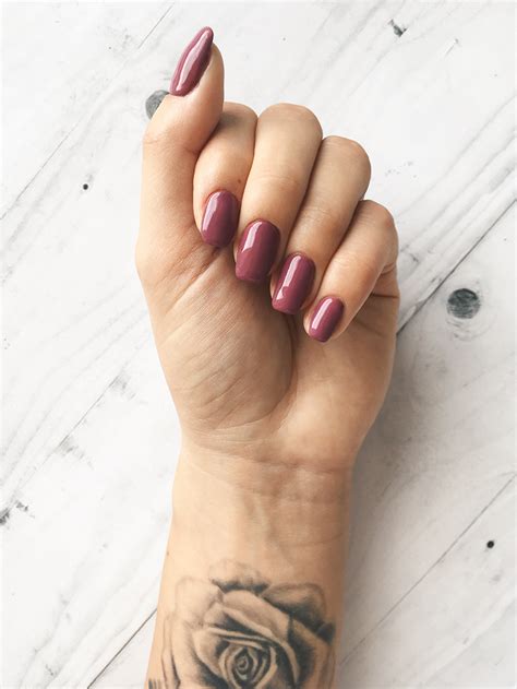 Mauve Mani Semilac Berry Nude
