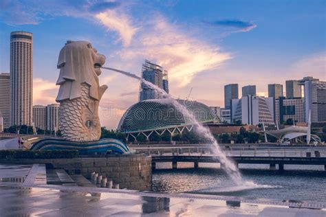 Merlion Statue At Merlion Park In Marina Bay Editorial Stock Image