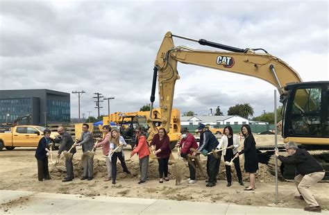 CO Architects Harbor UCLA Medical Center Clinic Building Breaks Ground