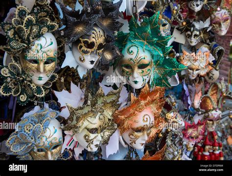 Venedig Karneval Masken Fotos Und Bildmaterial In Hoher Aufl Sung