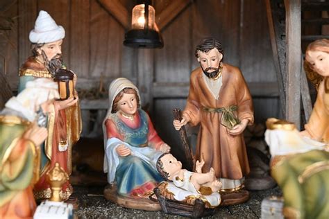 200 000 Kostnadsfria Bilder Med Jul Jesus Josef Och Maria Teckning Och