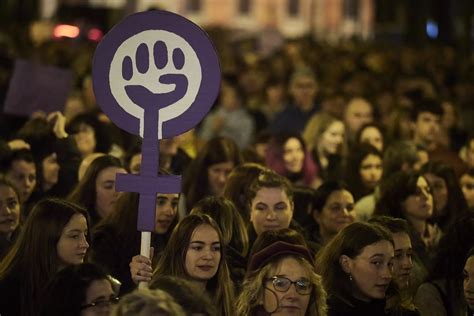 Detenido un hombre tras apuñalar a su expareja y a la madre de esta en