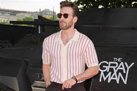 Chris Evans Crowned People Magazine S 2022 Sexiest Man Alive