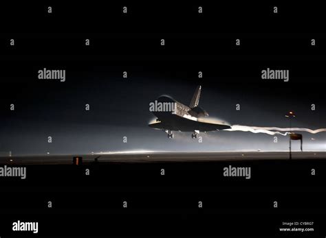 Space Shuttle Atlantis landing Stock Photo - Alamy